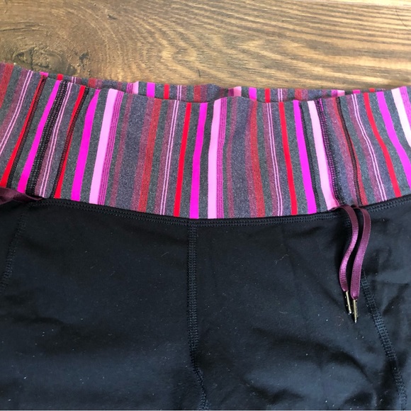 Lululemon VGUC size 8 yoga pants - Picture 2 of 4